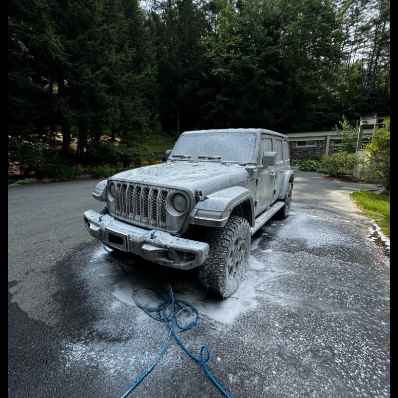 Jeep Wrangler foam wash